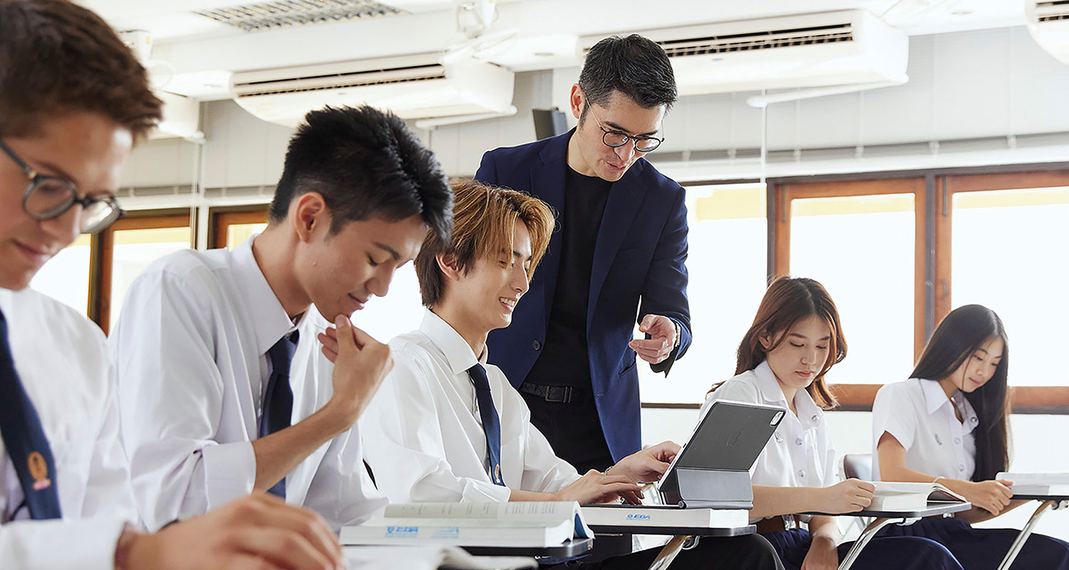 photo 1444080748397 f442aa95c3e5 2